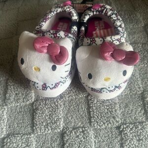 Sanrio Hello Kitty White Baby Slip-On Shoes with Pink Bows